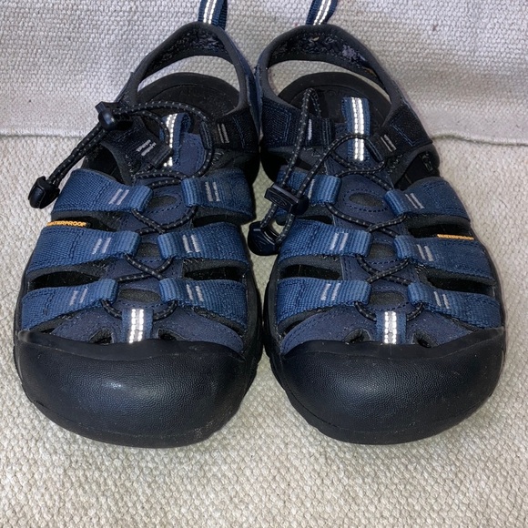 Keen men’s size 7.5 (8.5 women’s)  Blue rubber Sandals - Picture 5 of 16